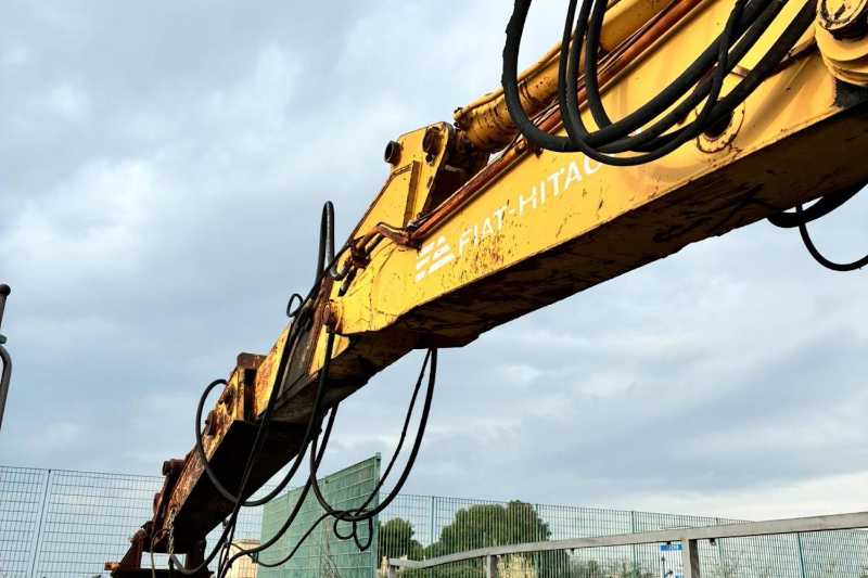 OmecoHub - Immagine FIAT HITACHI FH220T